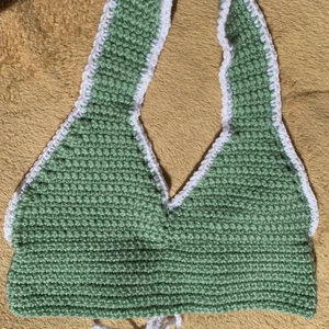 Virkad topp  - ❗️KUNDBESTÄLLNING❗️ Beställ din egen och välj dina färger och storlek🥰 Hör av dig om du undrar över något💖 Köparen står för frakten (24kr)
