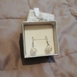 Örhängen - Aldrig använda man får med lådan👍 och fint skick! 