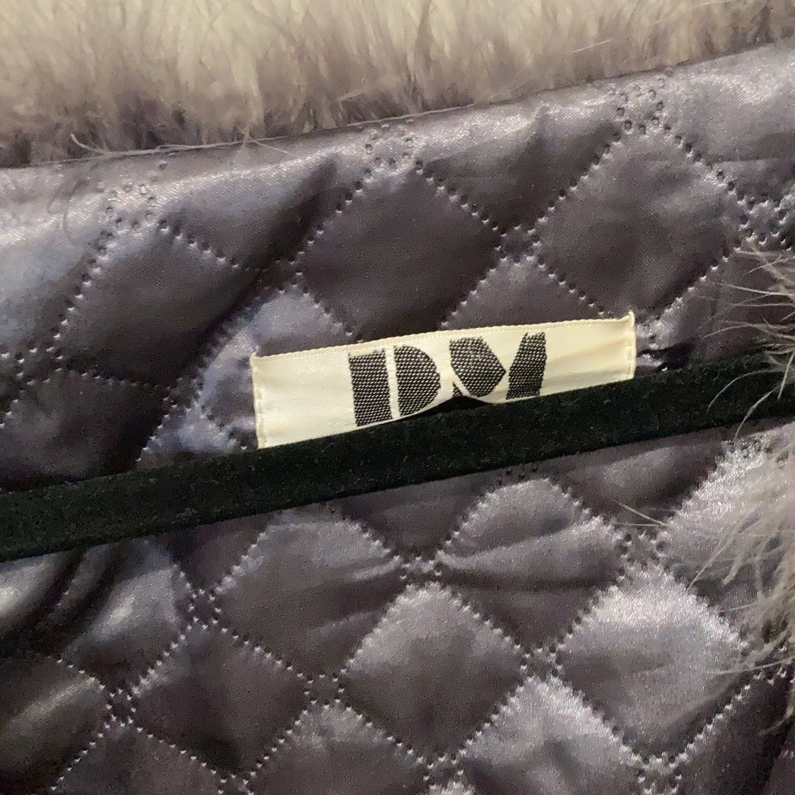 Grå pälsjacka från DM - 91