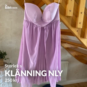 Klänning nly  - Klänning från nly aldrig använd 