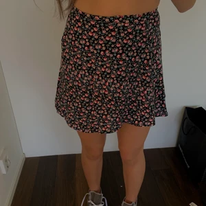 Kjol - Jättesöt kort kjol ifrån H&m i strl XS 🤎
