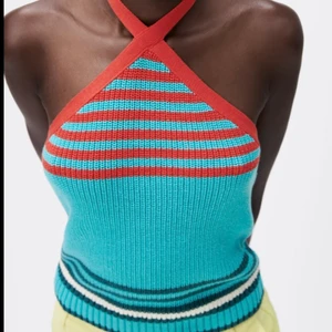 ZARA TOPP - Skitfin topp från zara aldrig använd.