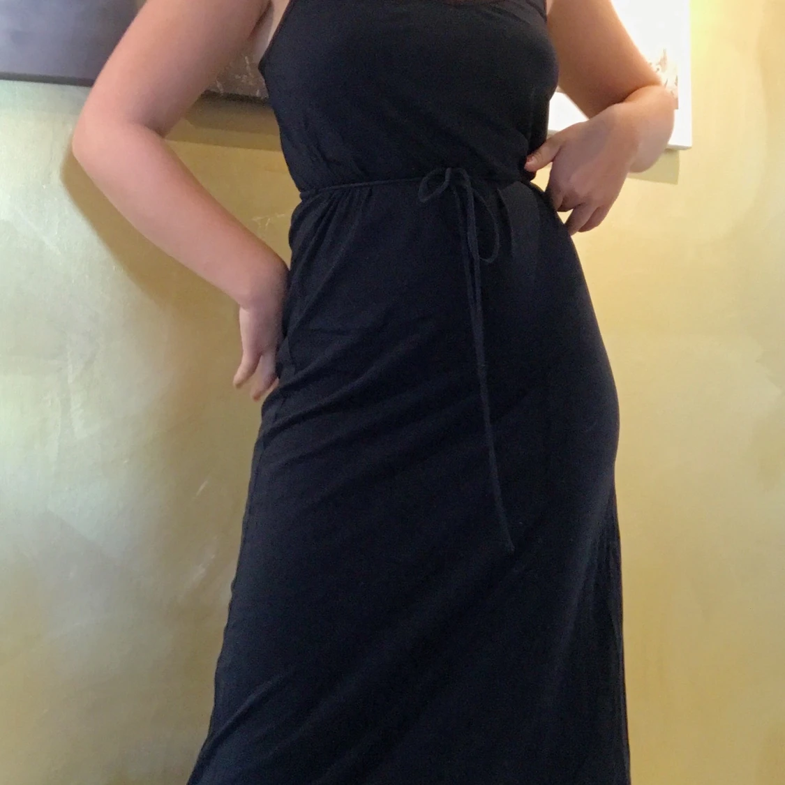 Svart, smickrande långklänning  - 90