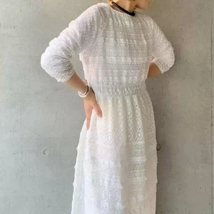 Vit spets klänning  - Söt vit spets klänning  midi, storlek: S 