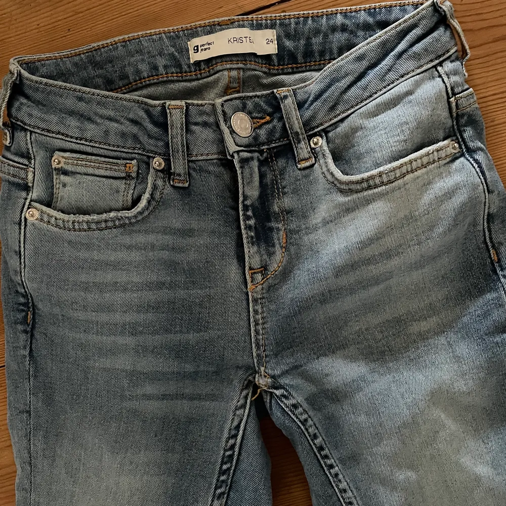 Jeans frön Gina tricot. 70kr + frakt . Jeans & Byxor.