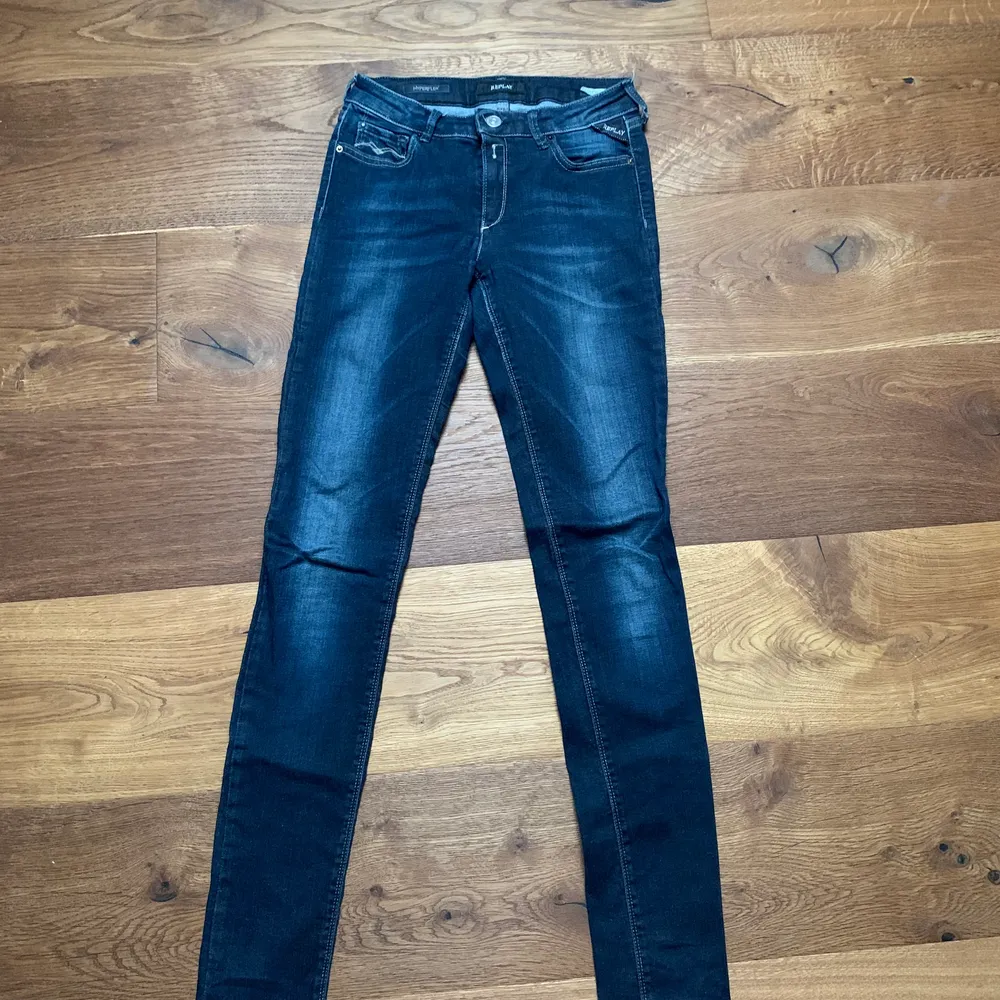 Replay jeans i bra skick storlek 15år knappt slim fit. Jeans & Byxor.