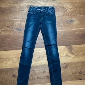 Replay jeans storlek 15år  - Replay jeans i bra skick storlek 15år knappt slim fit