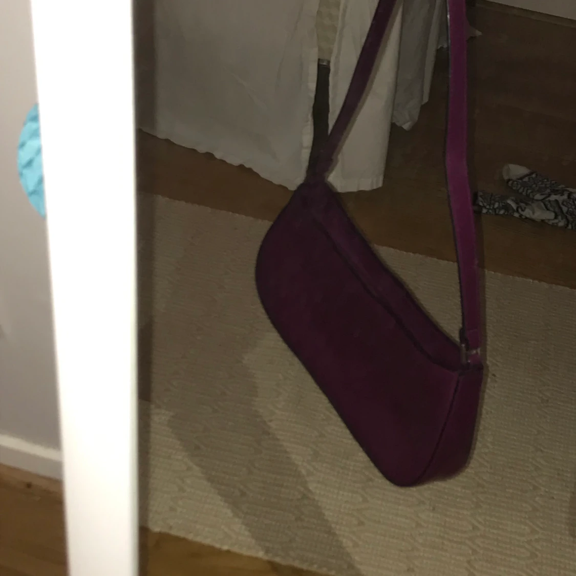 Plommonfärgad baugettebag - 90