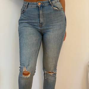 Tighta slitna jeans 