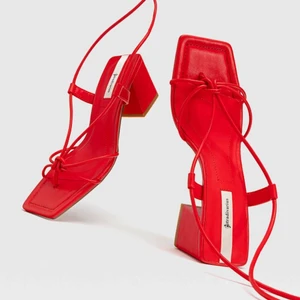 Klackar  - Röda klackar från stradivarius, använda 1 gång 