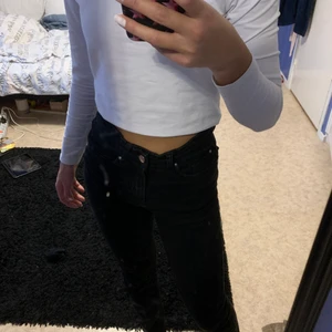 Jeans - Sitter bra och bra form💗