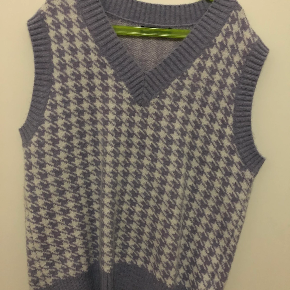 stickad väst i strl Xs  - 90