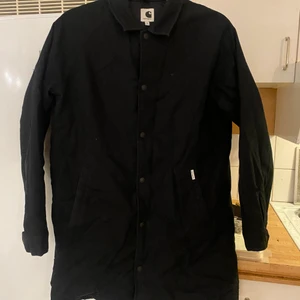 Carhartt jacka strl small - Snygg lite längre jacka från carharttt, Super fint skick!