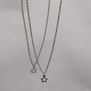 Stjärn halsband ⭐️  - Ett jättefint stjärnhalsband som passar jättefint nu till våren och sommaren! Det kostar 49kr och frakten är gratis!