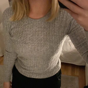 Storlek s - Grå tröja från ginatricot, storlek s, använd ett fåtal gånger. 