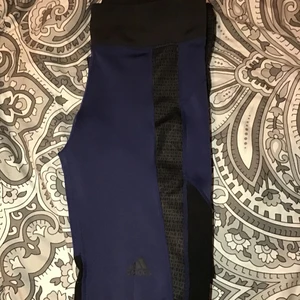 Storlek S - Sköna leggings passar inte mej men dom är så sköna 