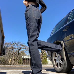 Armani jeans - Så snygga lågmidjade  Armani jeans men lite stora på mig så måste sälja!!! Dom är helt nya alltså nyskick , köparen står för frakt ❤️ nypris var 1.300