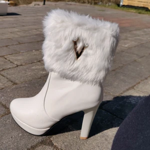 Högklackade stövel - Helt oanvänd 