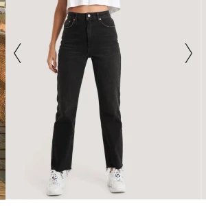 Vida svarta jeans  - superfina svarta vida jeans som tyvär blivit för små, NYPRIS: 519kr😊