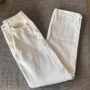 weekday jeans! - row jeans från weekday, alldeles för små för mig i midjan