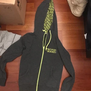 Better Bodies ziphoodie  - Sparsamt använd ziphoodie från better bodies. Storlek S, kan skickas mot fraktkostnad. Katt finns i hemmet. 