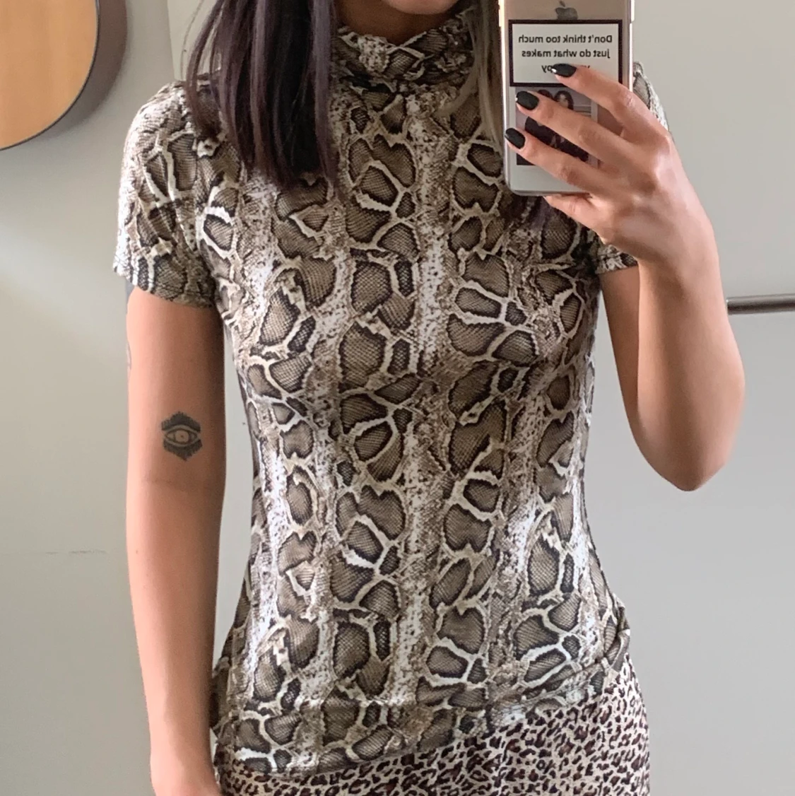 Ormskinnsmönstrad tröja