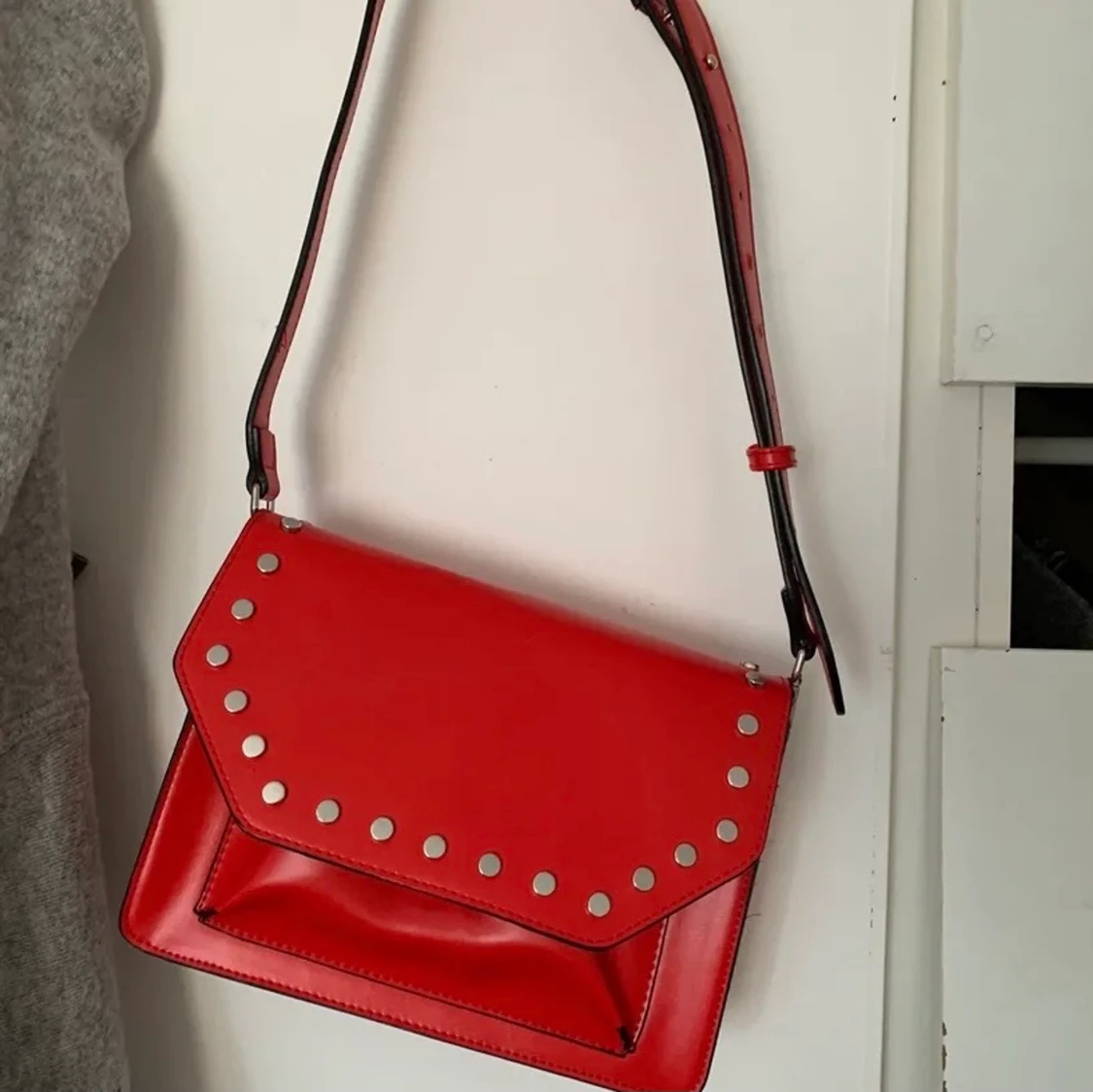 Röd väska - 90