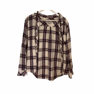 L  - En skön skjorta från Rails som du kan ha över en t-shirt/klänning. 