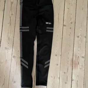 Aim’n tights - Svarta Aim’n tights i xs. Använda en gpng som nya