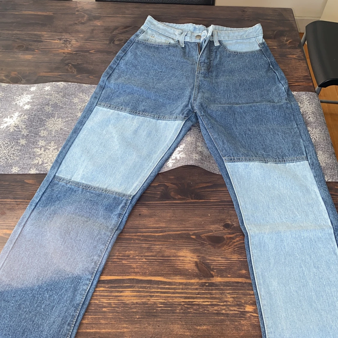 Ett par jeans från Emmiol i storlek xs - 90