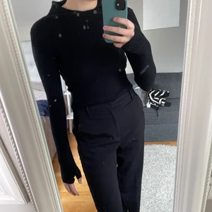 Svart stickad tröja  - Skit cool stickad tröjan luva från zara 🤍