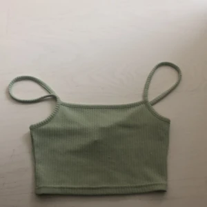 linne  - Ett grönt linne från hm 