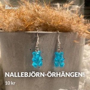 Nallebjörn-örhängen ! - Nallebjörn-örhängen gjorda utav mig Ellen!                                   10 kr + 13 kr frakt!                                                                 (KÖP 4 PAR= FRAKTFRITT!) ❤️