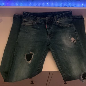 Dsquared2 jeans - Dsquared2 jeans storlek 30/34 för 300
