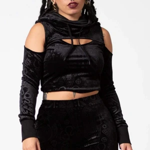 Lowkey Velvet Top - Säljer top från Killstar då den passade mig inte. Endast testad, lappen finns kvar!  Priset kan diskuteras