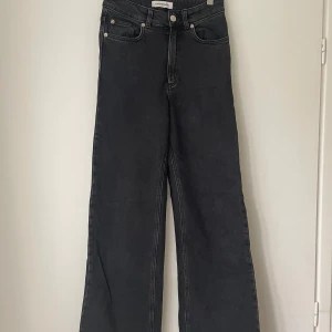 Carin Wester jeans - Jeans från Carin Wester i storlek 26, normal i storlek. Använda 2 gånger