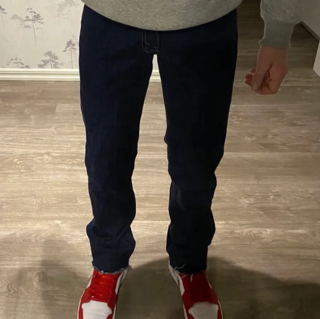 Mörkblå Levi’s byxor - 90