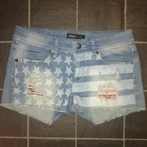 Coola shorts - Fettsnygg shorts i USA tema. Tyvärr alldels för stora på mig😤