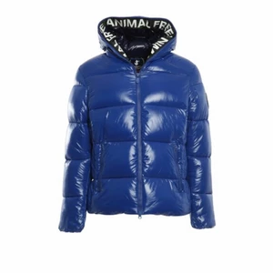 SAVE THE DUCK-Dunjacka  - SAVE THE DUCK Dunjacka i strl L men passar på M. Endast använd en gång 10/10 skick!                    Riktigt skön och snygg jacka.