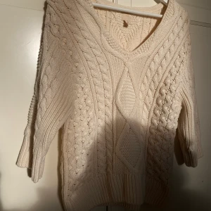 Stickad topp - Jätte fin stickad trekvart ärmar topp från H&M✨