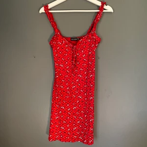 Sommarklänning - Superfin sommarklänning från pretty little thing. Säljer pga för liten❤️