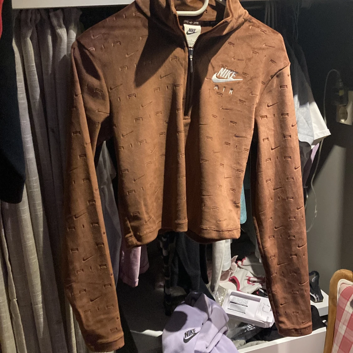 Nike air croppa genser