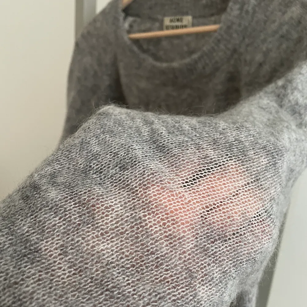 AW13 Acne Mohair sweater. Thinning in the elbows as seen in the 3rd photo. Stickat.