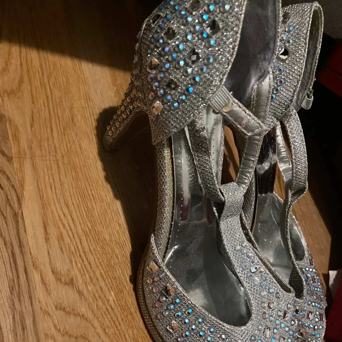 Klack med öppen tå, cinderella