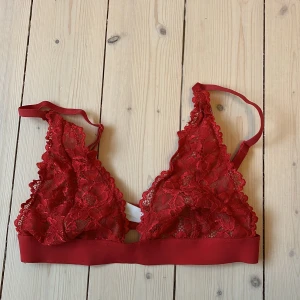 Spets bh från Nelly  - En spets bh från Nelly i storlek s. Använd fåtal gånger.