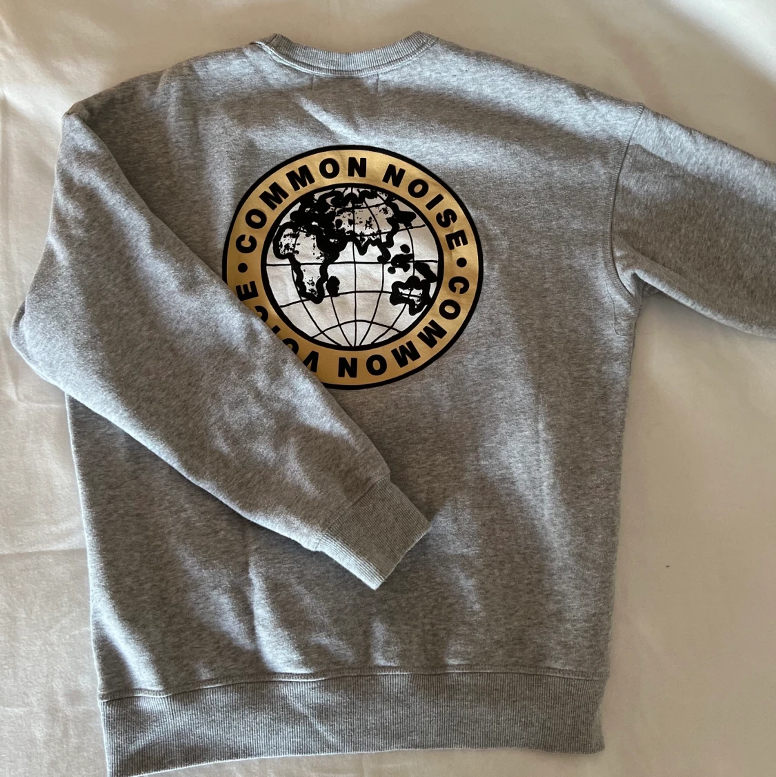 Hoddie med tyck  - 90