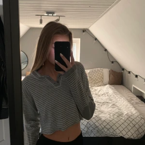 Grå sweatshirt  - Oversized