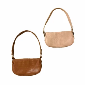 Handväska  - supersöta handväskor från asos! matchar till det mesta, köp 1 för 110kr eller båda för 195kr. Nypris: 180kr styck💗💗💗 frakt tillkommer