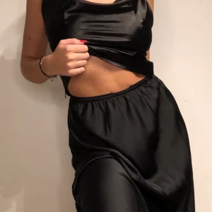 Silkeskjol  - Svart silkeskjol 