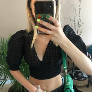 ”Rutig” topp - Ny knappt använd lite genomskinlig rutig croppad topp